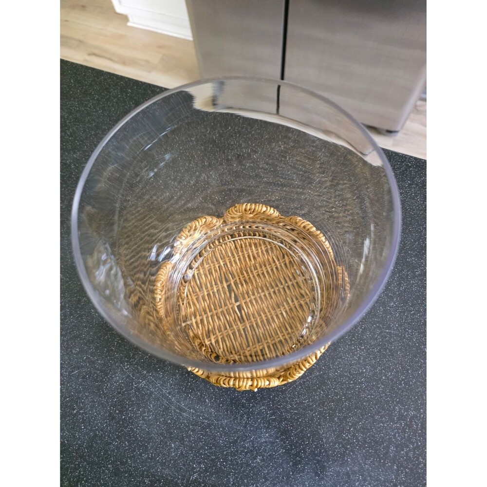 Straight Lined Glass Cylinder Nestled Into A Scalloped Rattan Base 8.5x6 - Picture 7 of 8